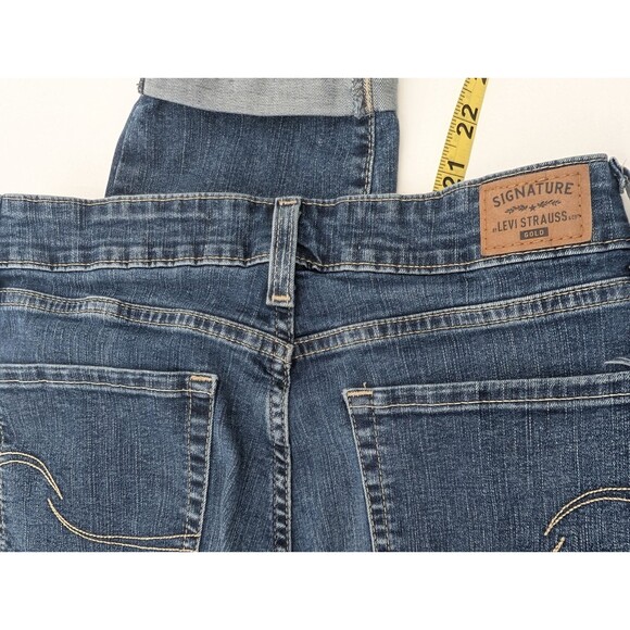 Levis Signature Mid Rise Boyfriend Jeans Medium Wash Faded Cuffed Size 27x24 - Picture 8 of 8